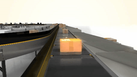 Belt conveyor transporting mixed parcels in live sorting operation